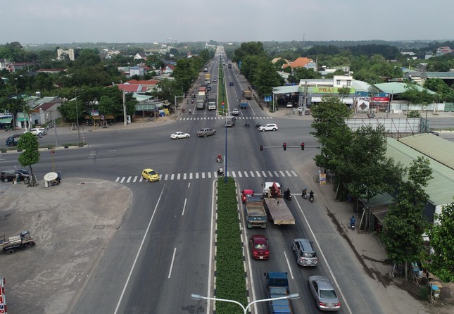 Hệ thống giao thông phát triển mạnh ở tam giác công nghiệp Tân Uyên – Phú Giáo – Bến Cát.