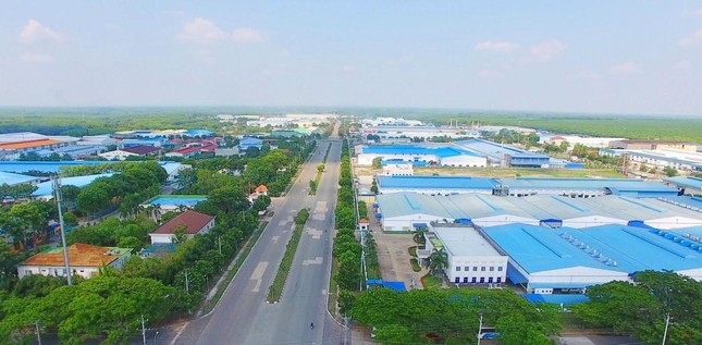 Một khu công nghiệp mới tại Phú Giáo, nơi không khí giao dịch đất nền vẫn khá nhộn nhịp.